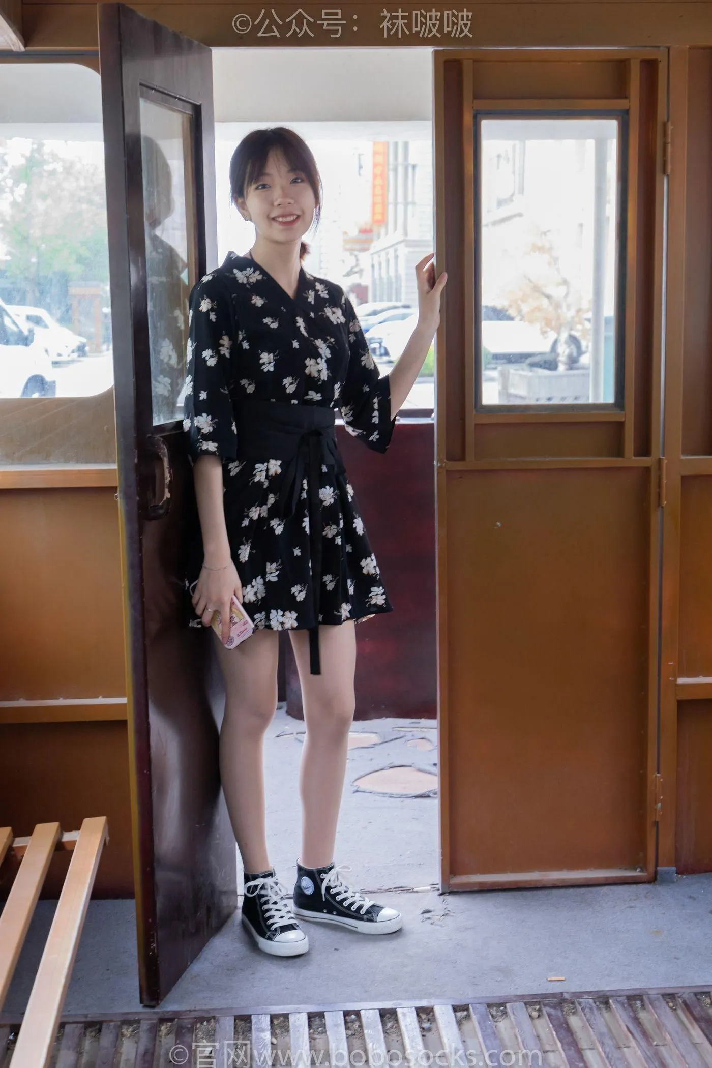 [BoBoSocks袜啵啵]NO.013 小甜豆-匡威帆布鞋、浅灰色短棉袜、肉丝 [132P]插图4